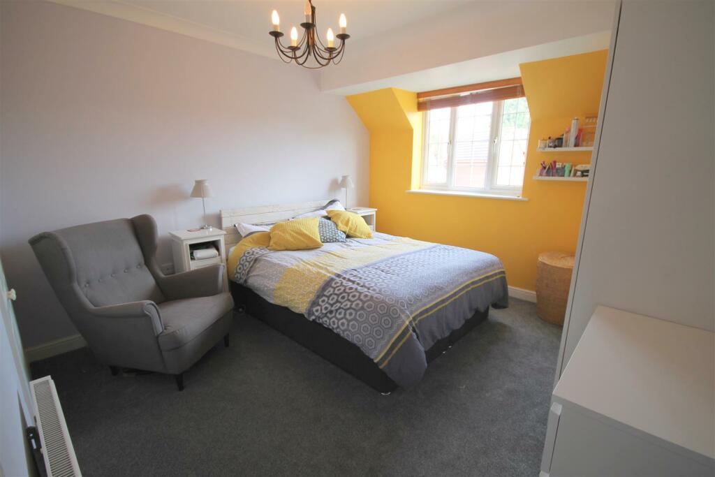 Additional property image - Cave Close, Downend, Bristol