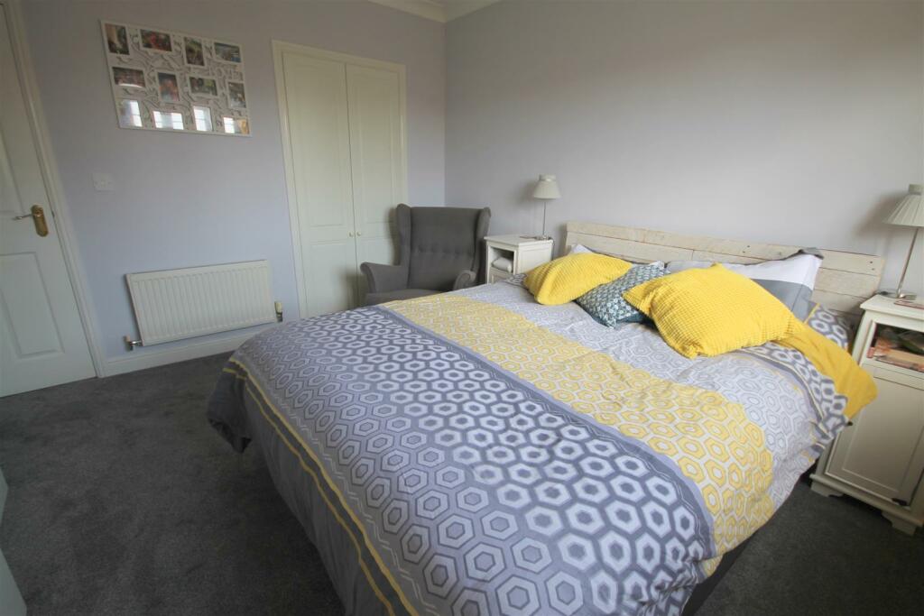 Additional property image - Cave Close, Downend, Bristol