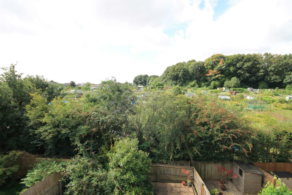 Additional property image - Cave Close, Downend, Bristol