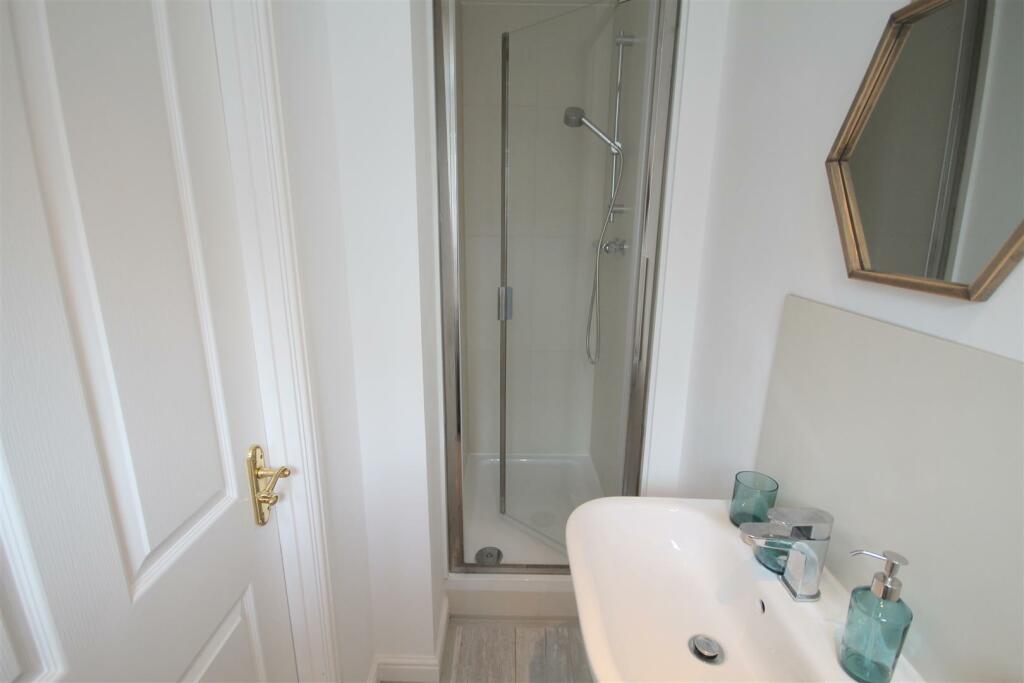Additional property image - Cave Close, Downend, Bristol