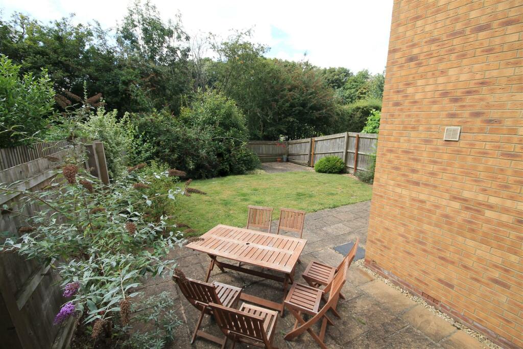 Additional property image - Cave Close, Downend, Bristol