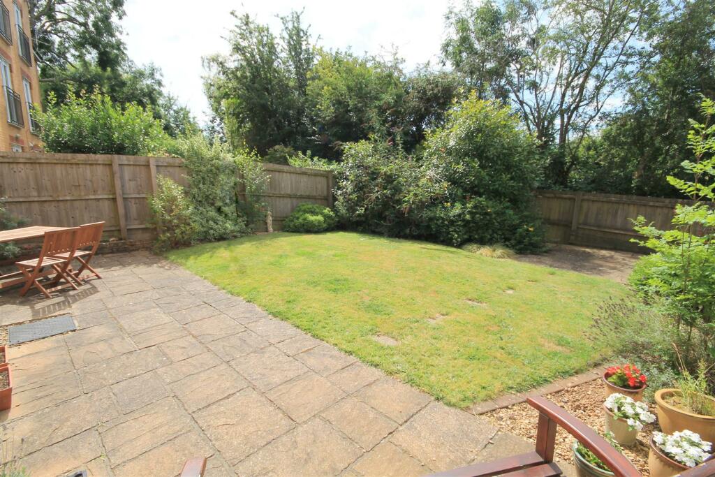 Additional property image - Cave Close, Downend, Bristol