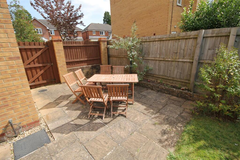 Additional property image - Cave Close, Downend, Bristol