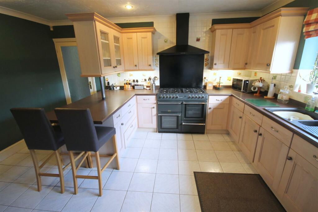 Additional property image - Ram Hill, Coalpit Heath, Bristol
