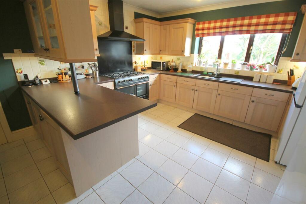 Additional property image - Ram Hill, Coalpit Heath, Bristol