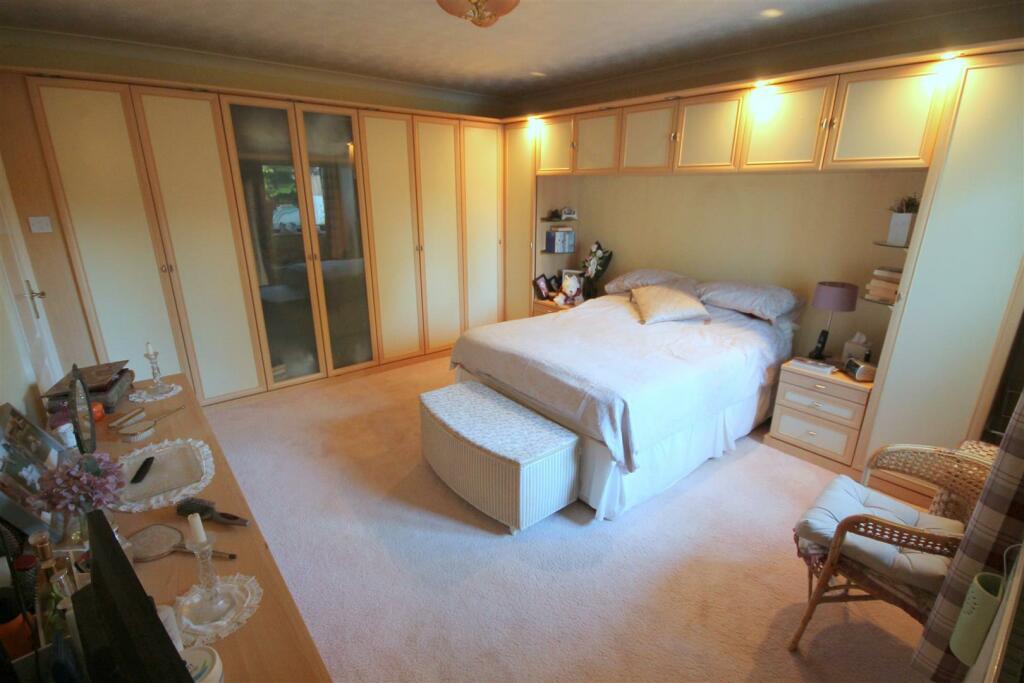 Additional property image - Ram Hill, Coalpit Heath, Bristol