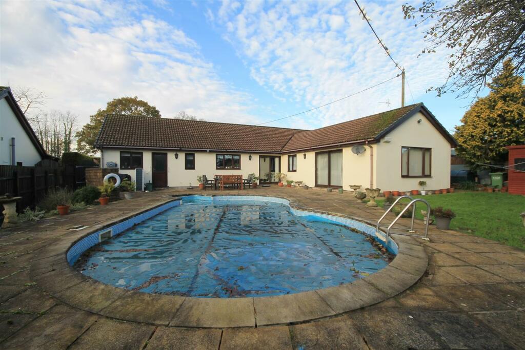 Additional property image - Ram Hill, Coalpit Heath, Bristol