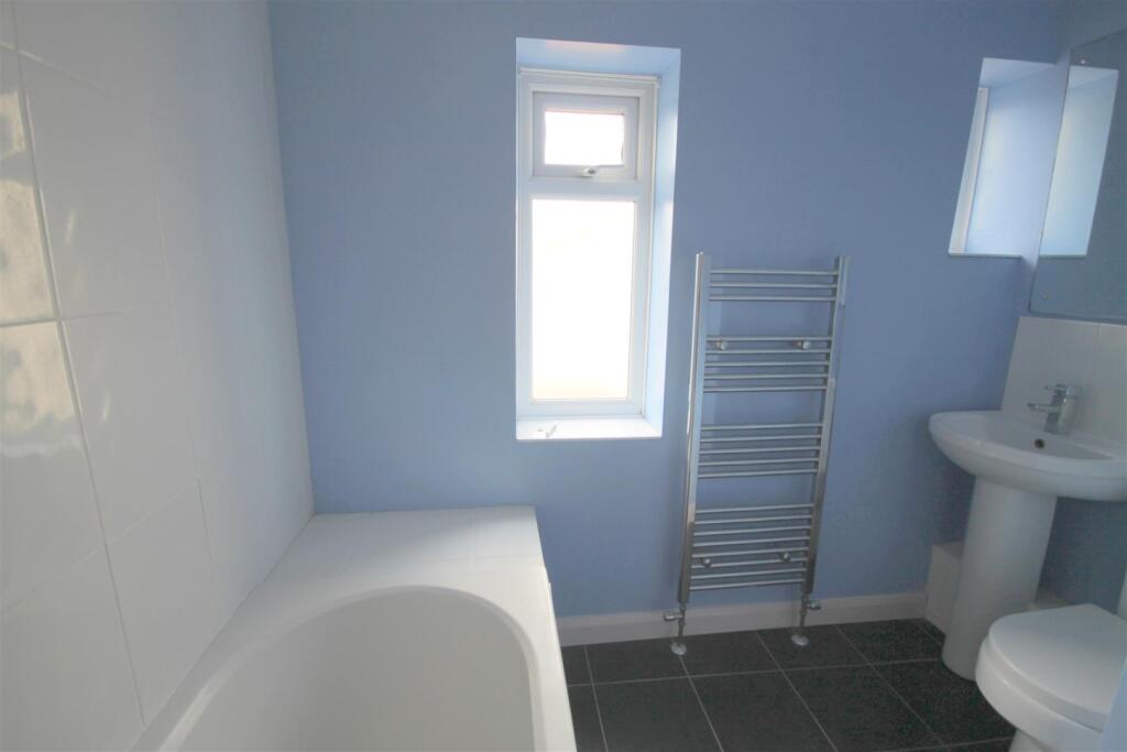 Additional property image - Malmains Drive, Frenchay, Bristol