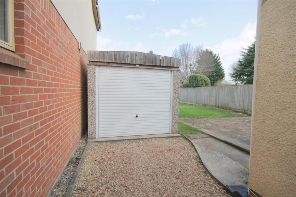 Additional property image - Malmains Drive, Frenchay, Bristol
