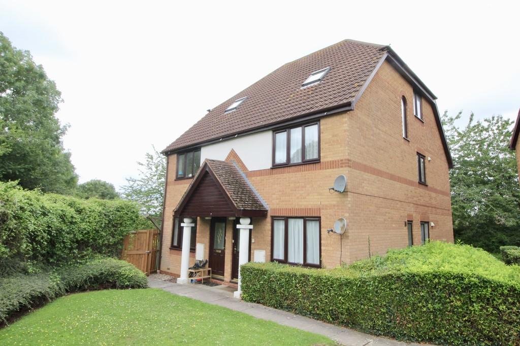 2 bedroom maisonette for sale in Eelbrook Avenue, Bradwell Common, MK13