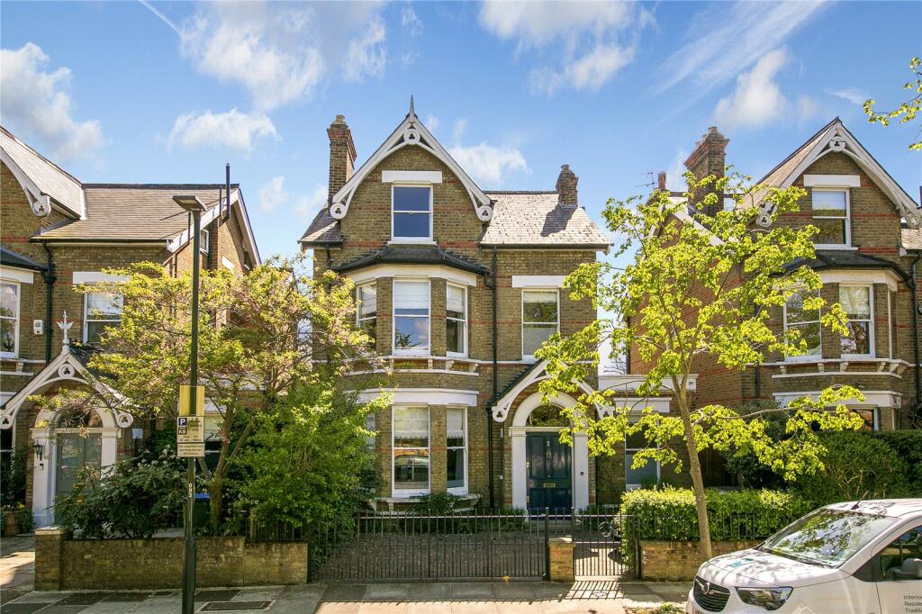 Main image of property: Lion Gate Gardens, Kew, Surrey, TW9