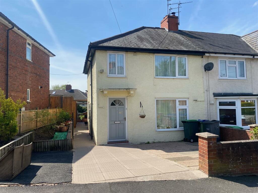 3 bedroom end of terrace house for sale in Slatch House Road, Smethwick, West Midlands, B67