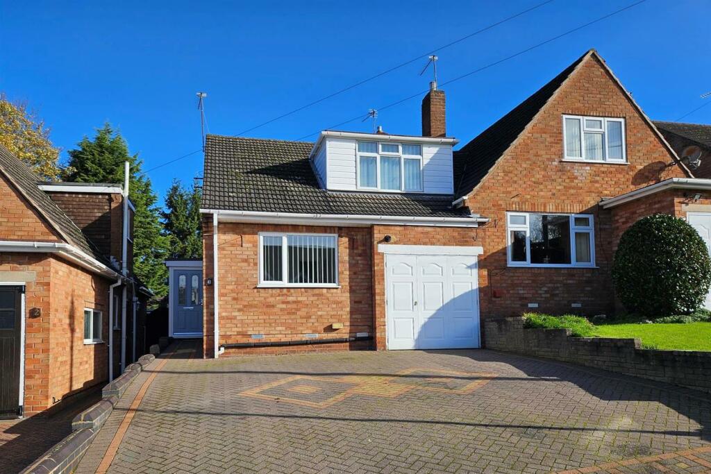 2 bedroom semidetached house for sale in Elm Tree Grove, Halesowen, B63