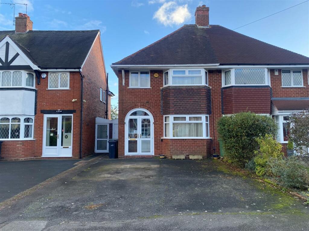 3 bedroom semidetached house for sale in Gower Road, Halesowen, B62
