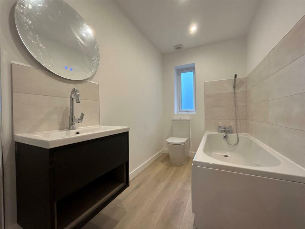Additional property image - Spies gardens, Halesowen