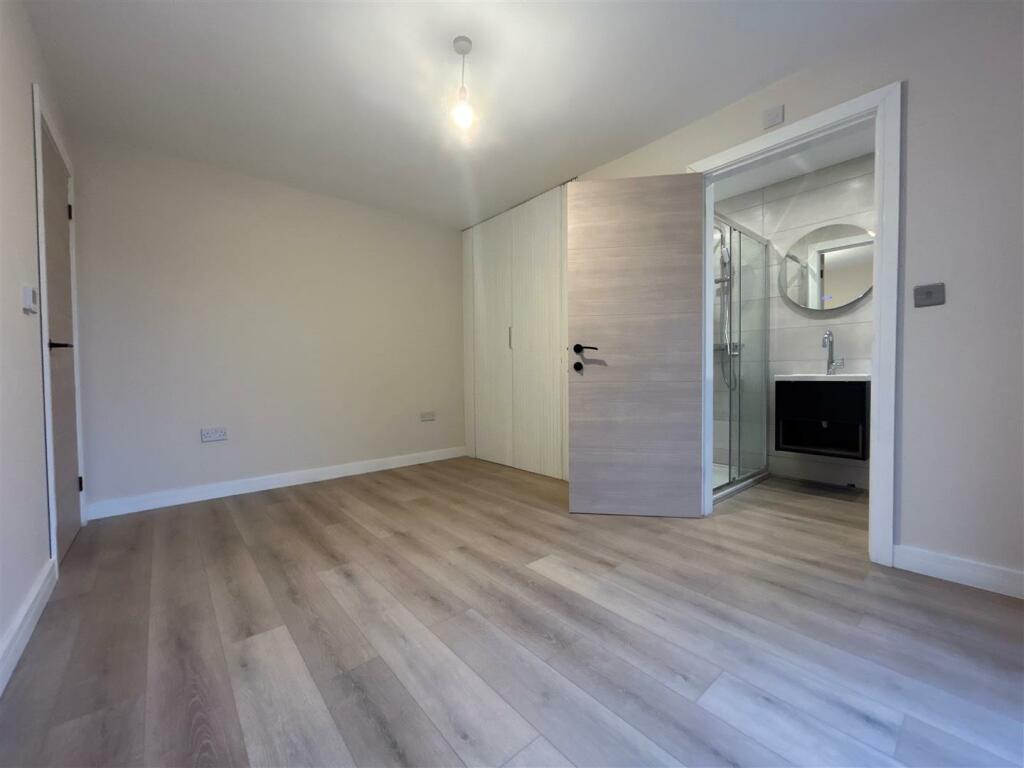 Additional property image - Spies gardens, Halesowen