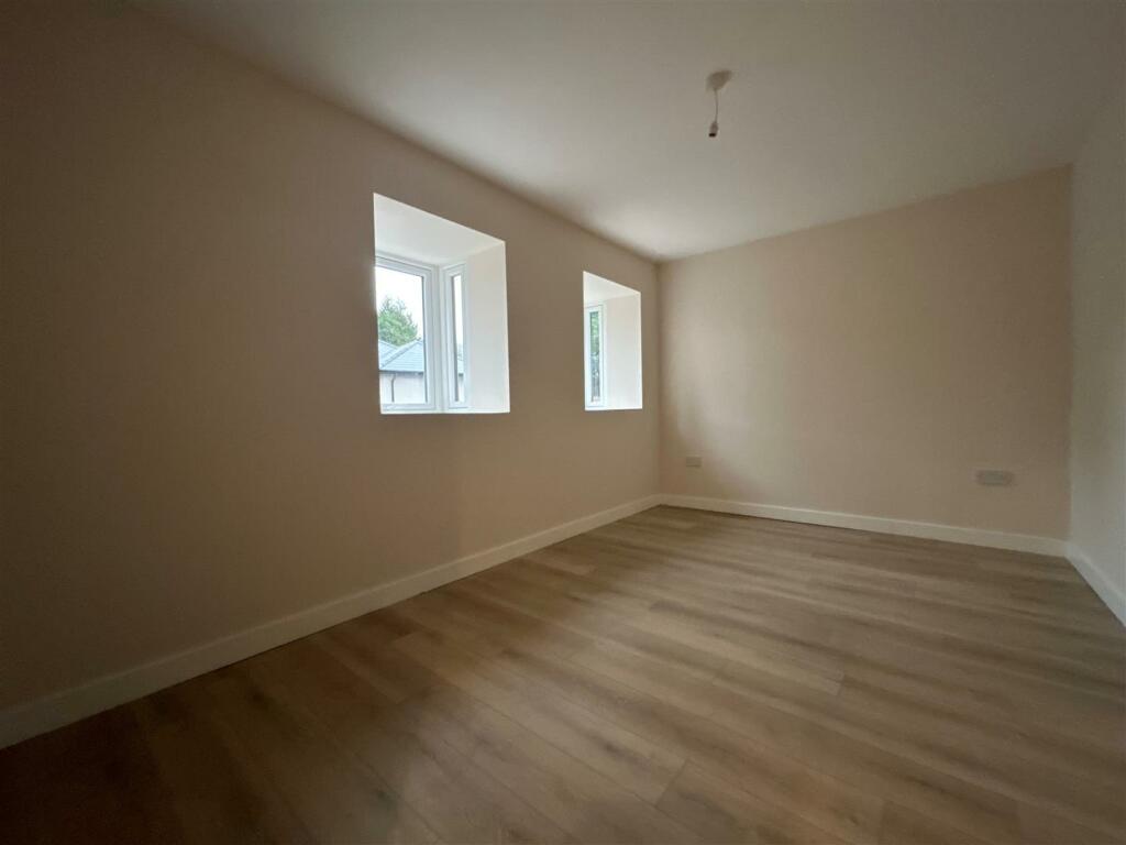 Additional property image - Spies gardens, Halesowen