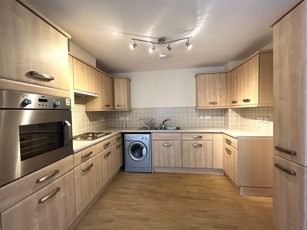 Additional property image - Queensway, Oldbury
