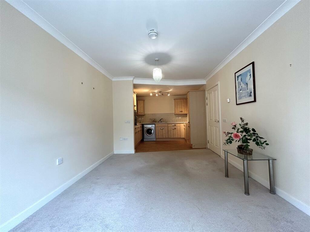 Additional property image - Queensway, Oldbury