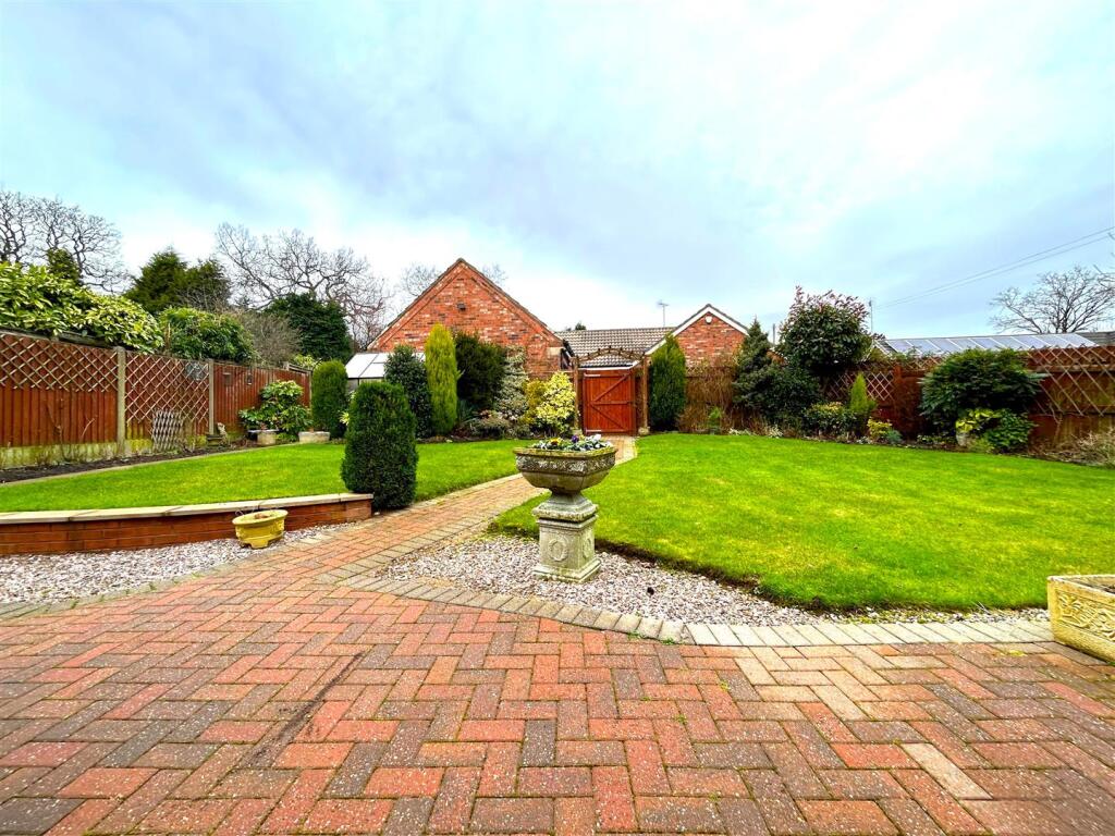 Additional property image - Woodgreen Road, Oldbury