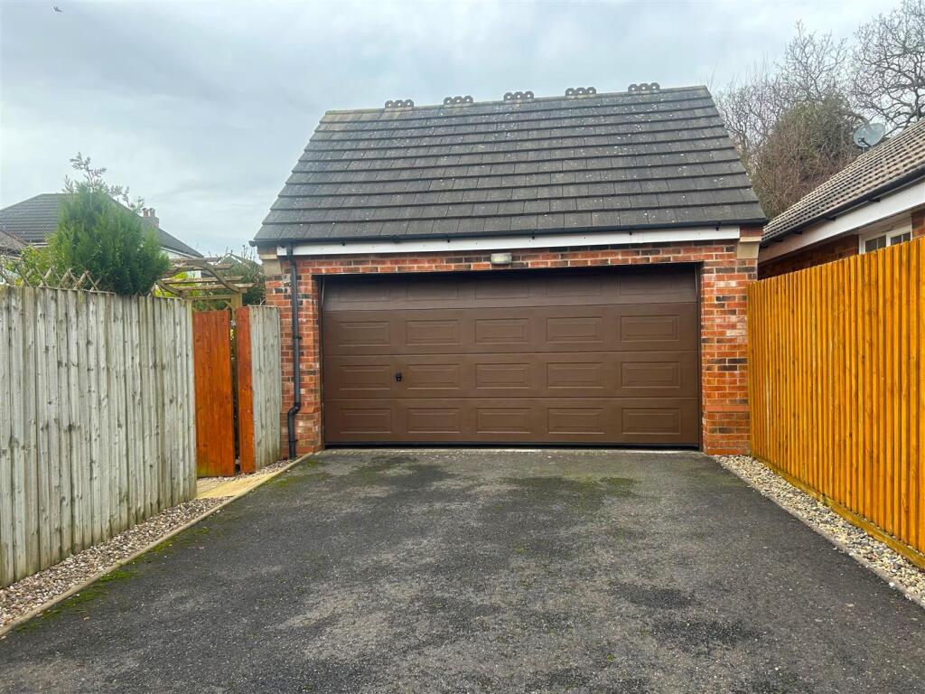 Additional property image - Woodgreen Road, Oldbury