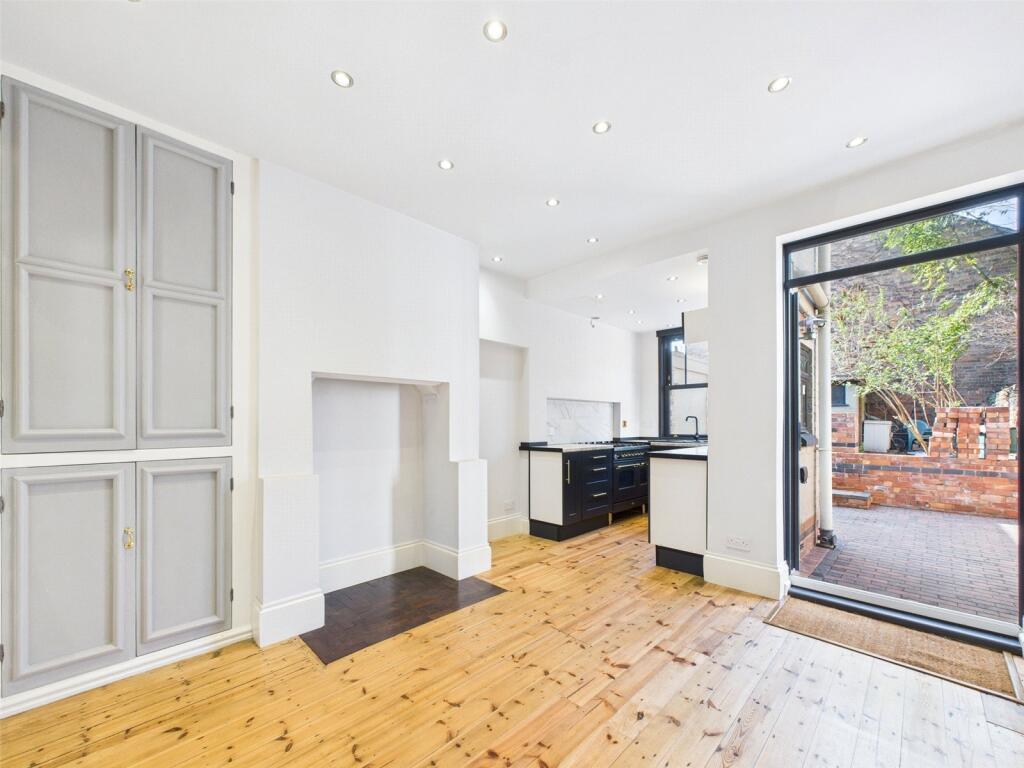 Main image of property: Mansfield Street, Nottingham, Nottinghamshire, NG5