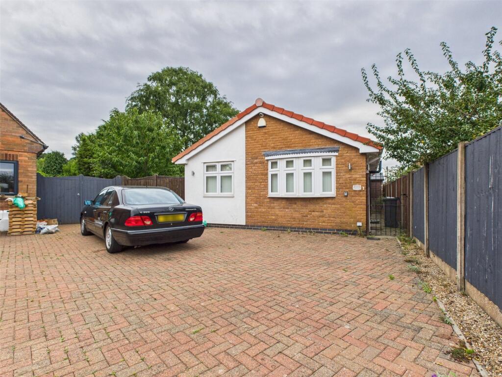 Main image of property: Oak Drive, Nuthall, Nottingham, Nottinghamshire, NG16
