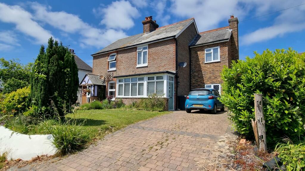 4 bedroom semidetached house for sale in Collington Lane West, Bexhill