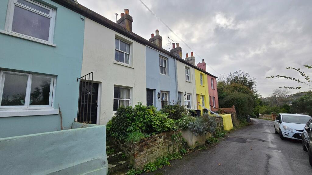 2 bedroom terraced house for sale in Barley Lane, Hastings, TN35