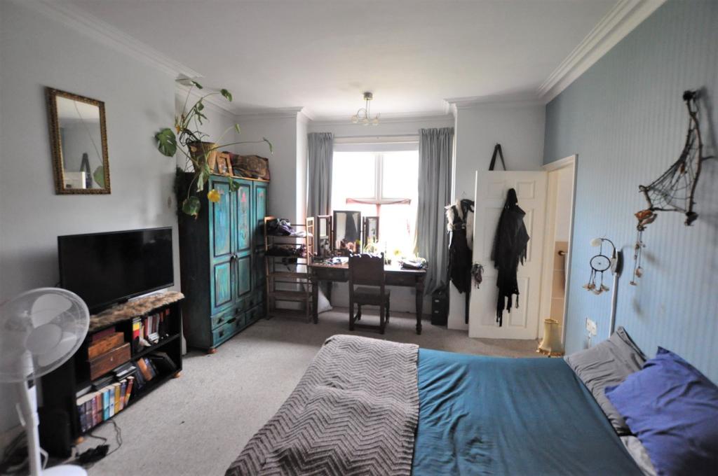 4 bedroom town house for sale in Albany Road, BexhillonSea, TN40