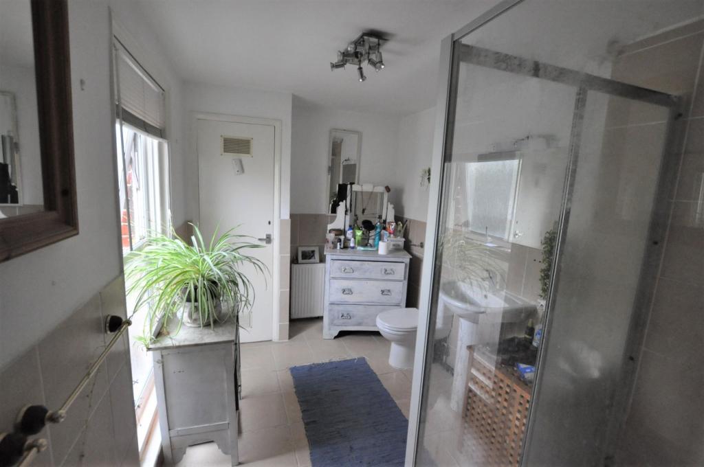 4 bedroom town house for sale in Albany Road, BexhillonSea, TN40