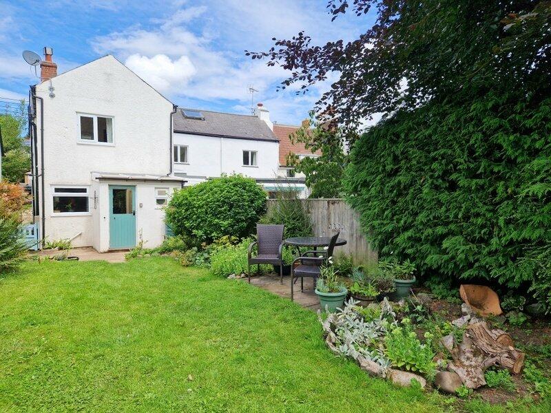 2 bedroom end of terrace house for sale in Longmeadow Road, Lympstone
