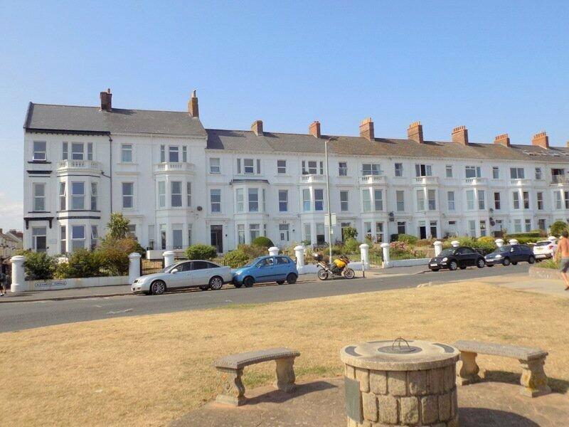 1 bedroom flat for sale in Alexandra Terrace, Exmouth, EX8 1BD, EX8