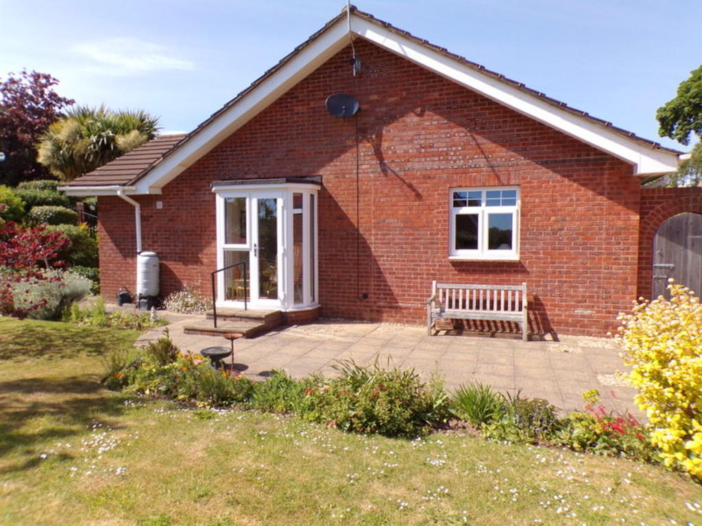 2 bedroom detached bungalow for sale in Douglas Avenue, Exmouth, EX8
