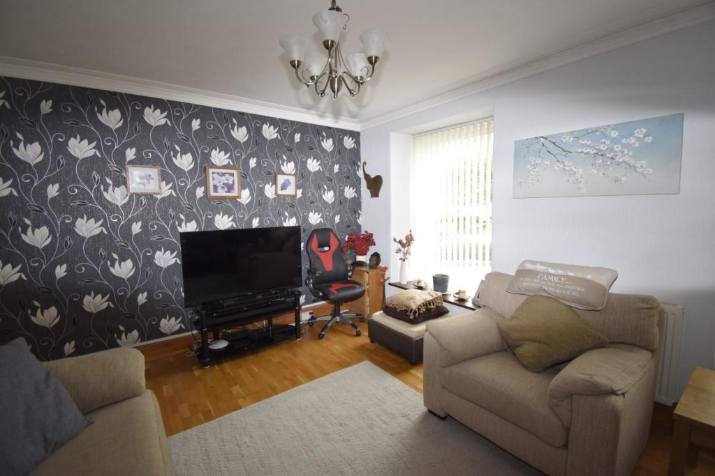 Commercial property for sale in High Street, Criccieth, LL52