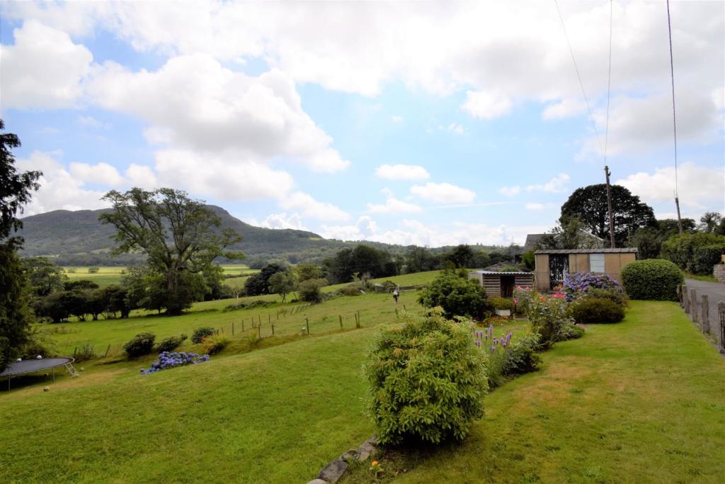 5 bedroom detached house for sale in Penmorfa, Porthmadog, LL49