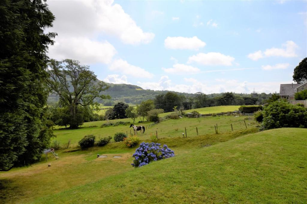 5 bedroom detached house for sale in Penmorfa, Porthmadog, LL49