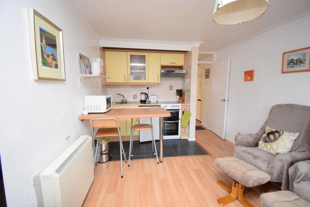 1 bedroom flat for sale in South Snowdon Wharf, Porthmadog, LL49