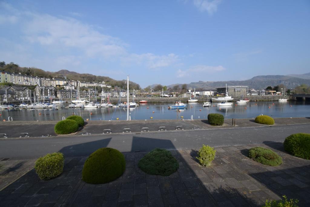 1 bedroom apartment for sale in South Snowdon Wharf, Porthmadog, LL49