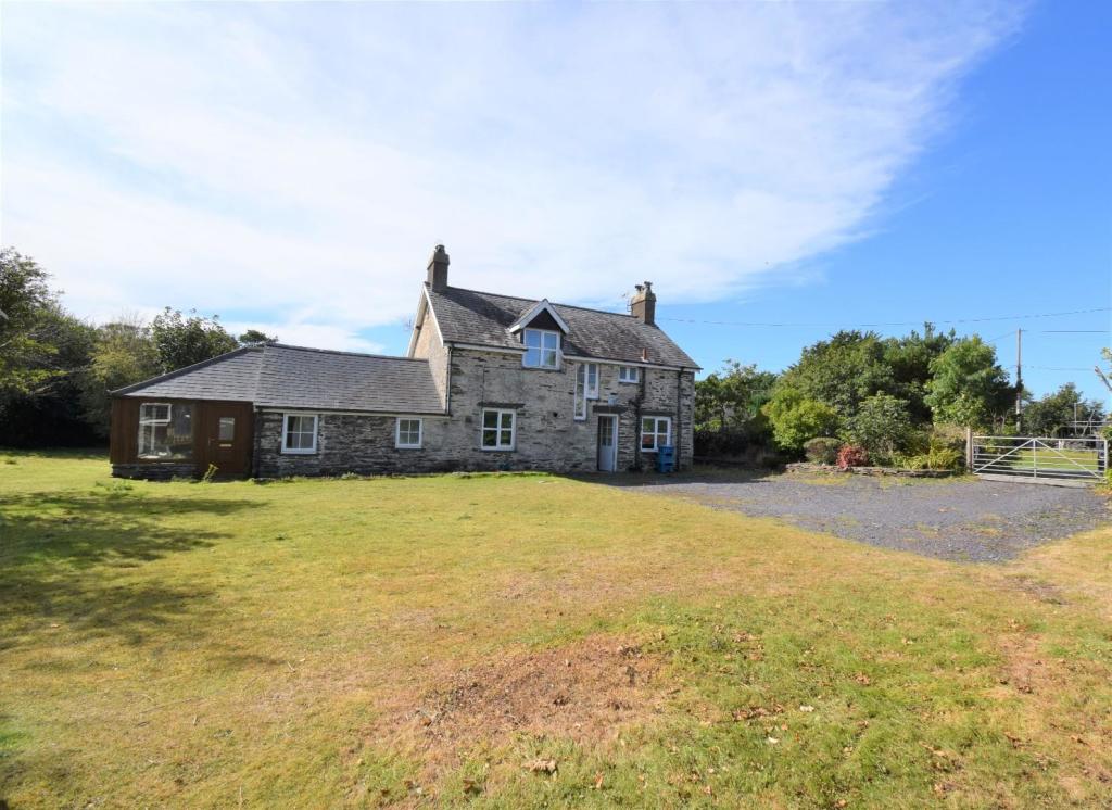 4 bedroom house for sale in Morfa Bychan, Porthmadog, LL49