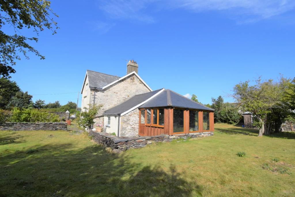 4 bedroom house for sale in Morfa Bychan, Porthmadog, LL49