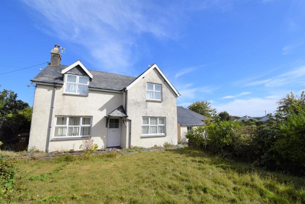 4 bedroom house for sale in Morfa Bychan, Porthmadog, LL49