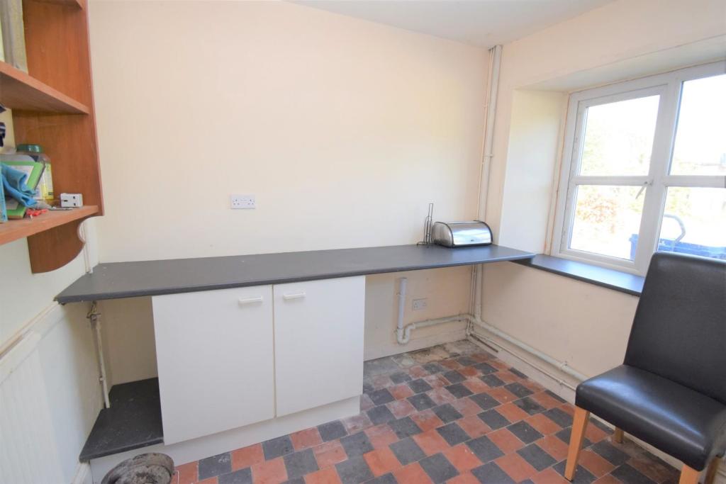 4 bedroom house for sale in Morfa Bychan, Porthmadog, LL49