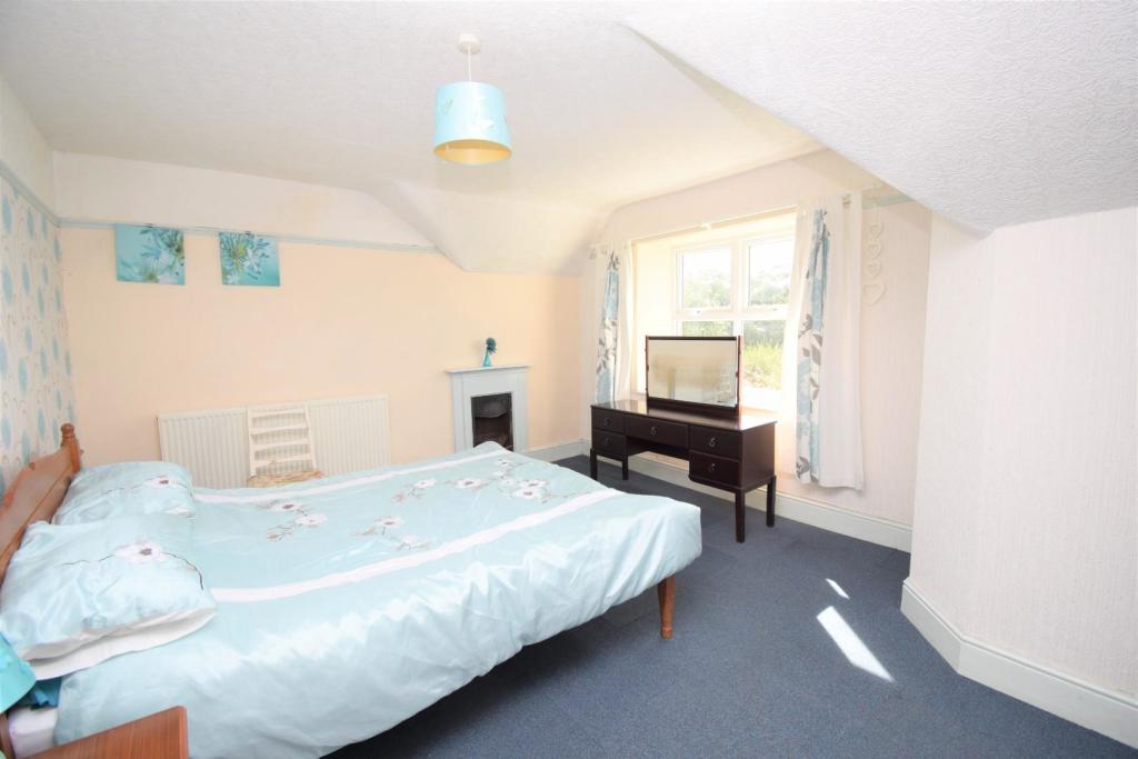 4 bedroom house for sale in Morfa Bychan, Porthmadog, LL49