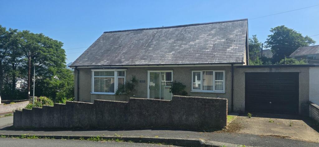 Main image of property: The Crescent, Porthmadog