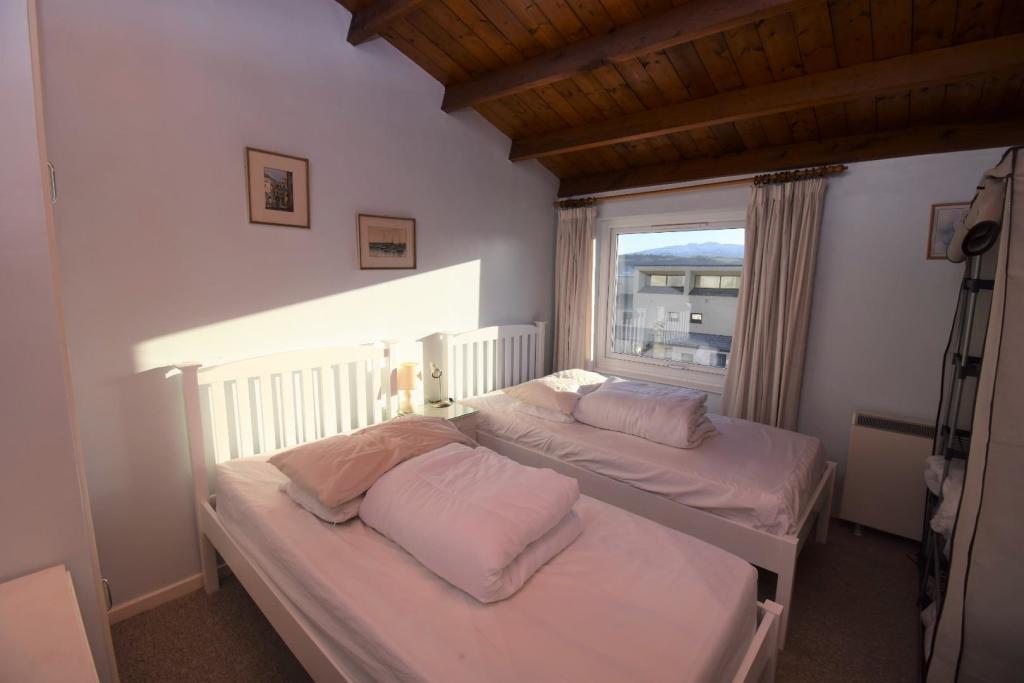 2 bedroom house for sale in South Snowdon Wharf, Porthmadog, LL49