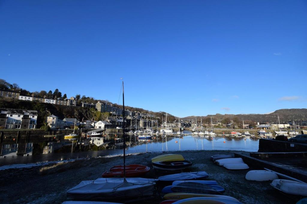 2 bedroom house for sale in South Snowdon Wharf, Porthmadog, LL49