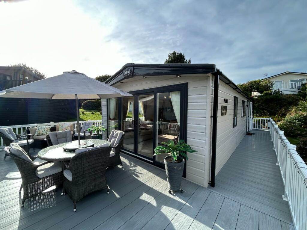 2 bedroom property for sale in Garreg Wen Site, BorthYGest, Porthmadog, LL49