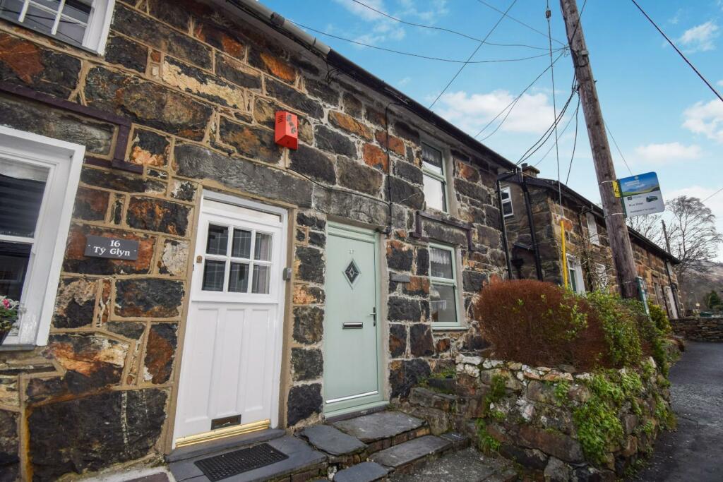 2 bedroom end of terrace house for sale in Gwynant Street, Beddgelert