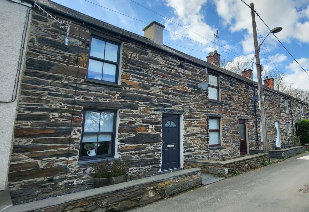 2 bedroom terraced house for sale in Tyddyn Llwyn Terrace, Minffordd, LL48